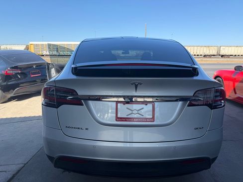 Used 2016 Tesla Model X image 21