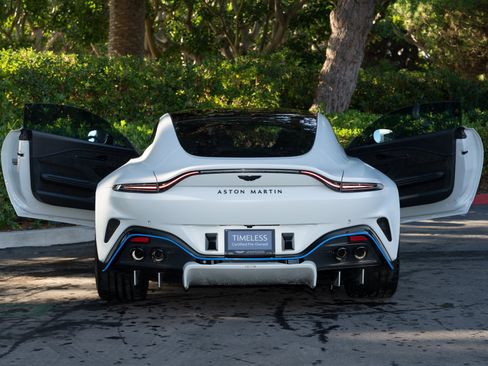 Used 2025 Aston Martin V8 Vantage Coupe image 7