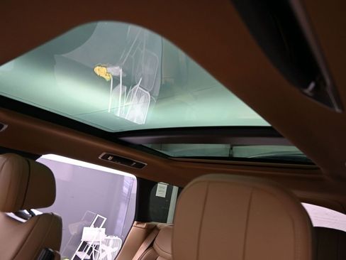 New 2025 Land Rover Range Rover SE image 31