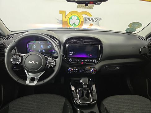 Used 2025 Kia Soul EX image 13