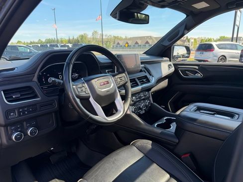 Used 2023 GMC Yukon SLT w/ SLT Premium Package AWD/4WD image 22