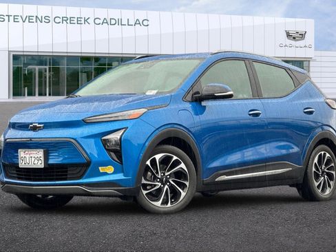 Used 2022 Chevrolet Bolt EUV Premier w/ Sun & Sound Package image 7