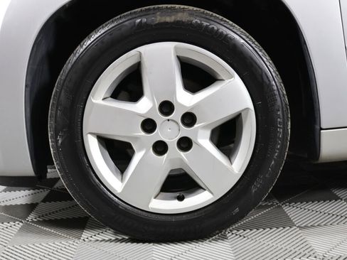 Used 2010 Chevrolet HHR LT image 9