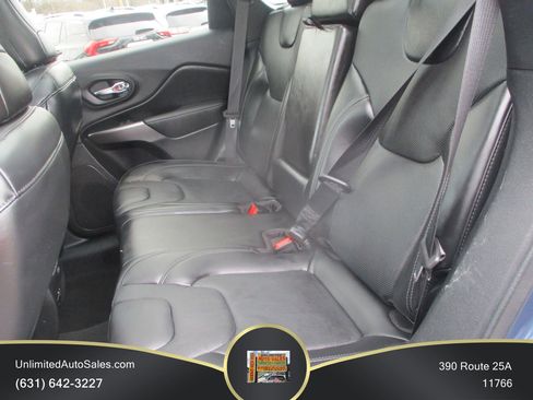 Used 2020 Jeep Cherokee Limited AWD/4WD image 6