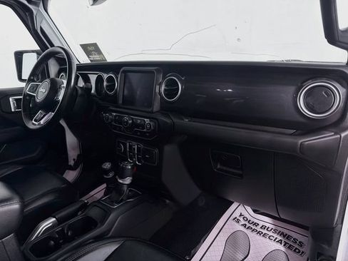 Used 2021 Jeep Wrangler Unlimited Sahara AWD/4WD image 31