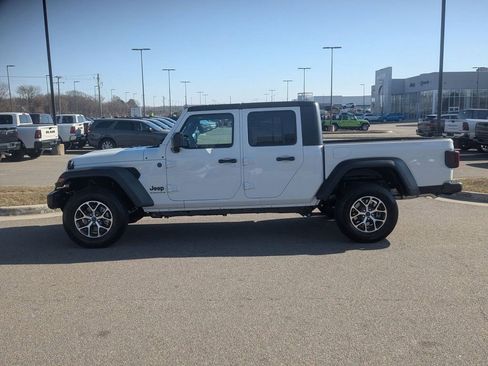 New 2026 Jeep Gladiator Sport image 2