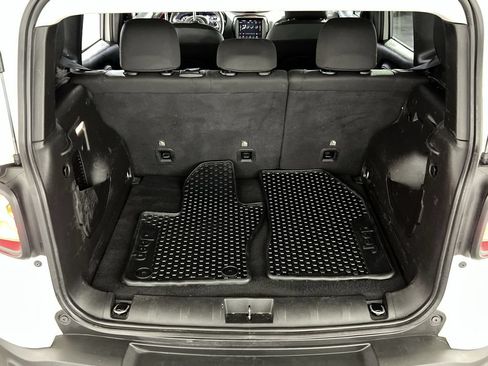 Used 2023 Jeep Renegade Trailhawk AWD/4WD image 24