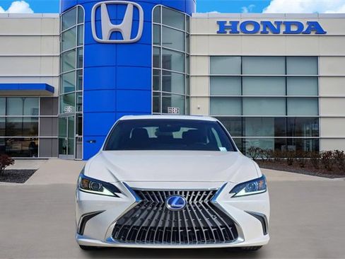 Used 2022 Lexus ES 300h w/ Premium Package image 6
