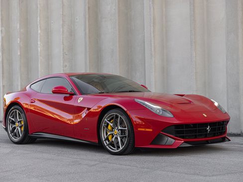 Used 2014 Ferrari F12 Berlinetta RWD image 25