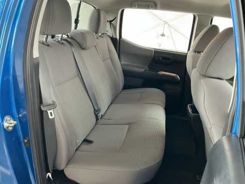 Certified 2016 Toyota Tacoma SR5 image 18