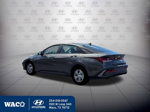 New 2026 Hyundai Elantra SE image 4