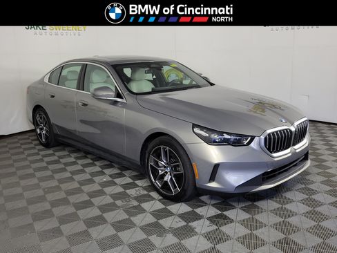 Used 2026 BMW 540i xDrive w/ Premium Package AWD/4WD image 1