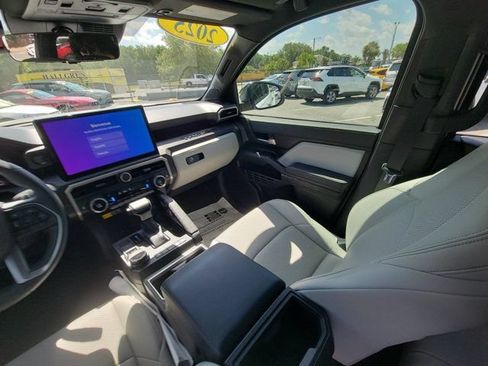 Used 2025 Toyota Tacoma Limited AWD/4WD image 3