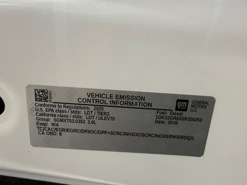 Used 2025 GMC Yukon XL Elevation image 43