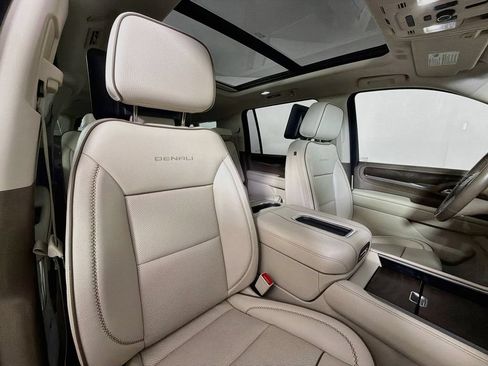 Used 2021 GMC Yukon XL Denali w/ Denali Premium Package AWD/4WD image 28