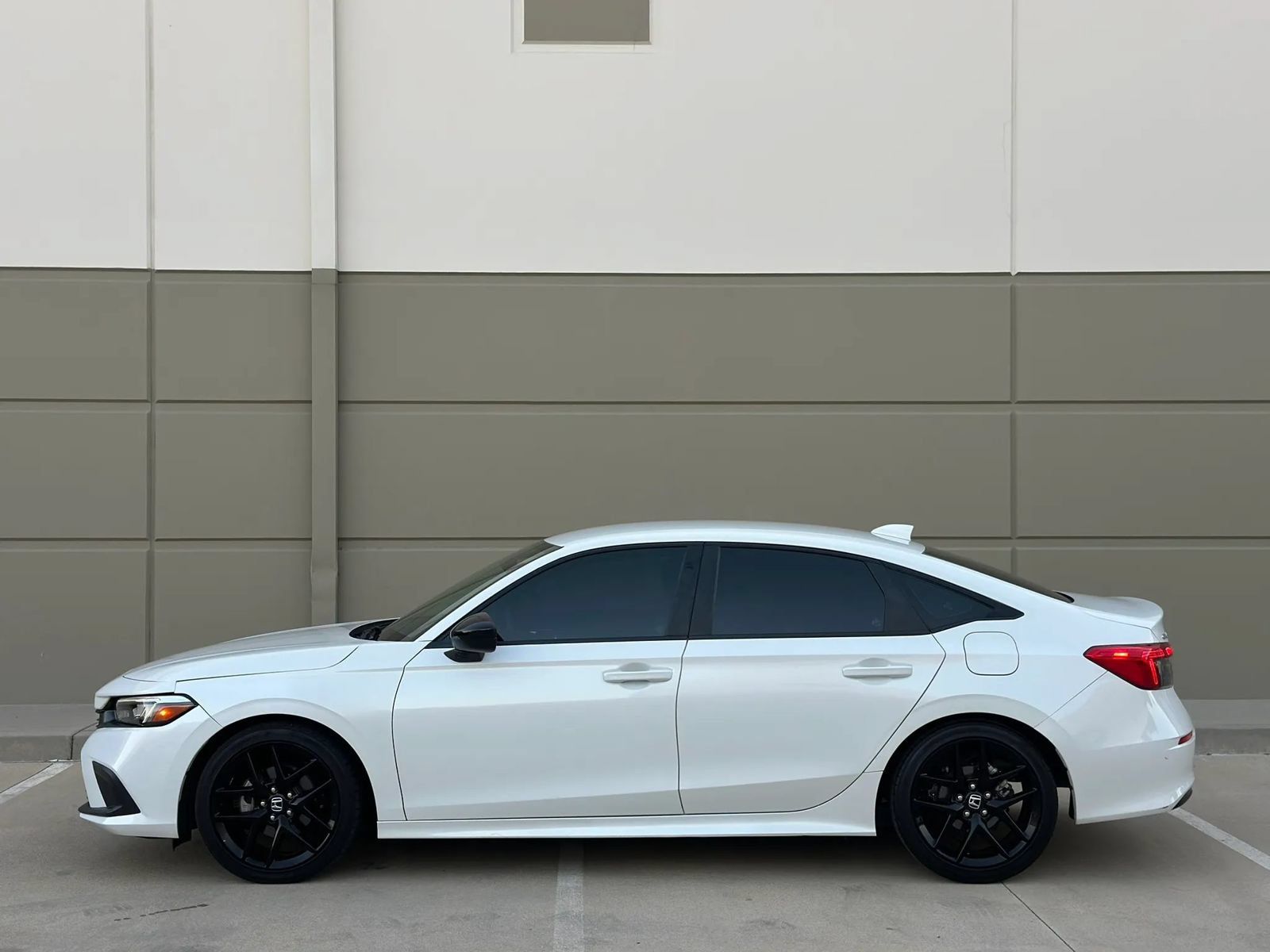 Used 2024 Honda Civic Sport image 4