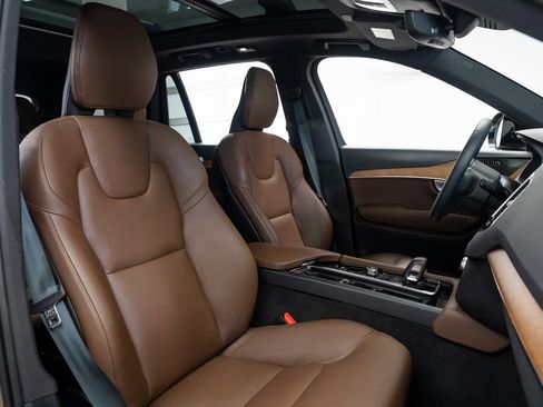 Used 2023 Volvo XC90 T8 Plus image 27