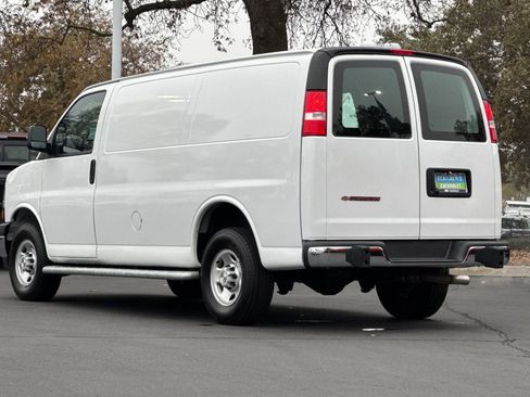 Used 2024 Chevrolet Express 2500 w/ Driver Convenience Package image 5