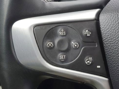 Used 2023 GMC Terrain SLT image 13