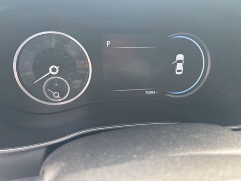 Used 2022 Genesis G70 2.0T w/ Prestige Package image 5