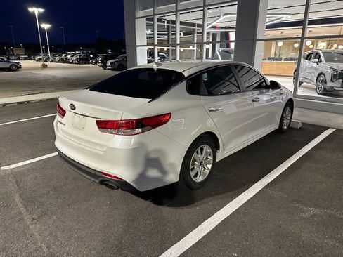 Used 2018 Kia Optima LX FWD image 3
