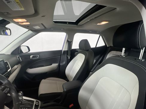 Used 2023 Hyundai Venue SEL FWD image 20
