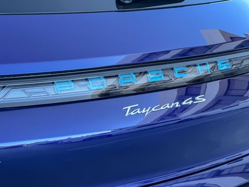 Used 2023 Porsche Taycan 4S image 27