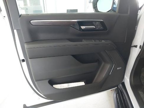 New 2026 Chevrolet Suburban Premier w/ Sun And Tow Package image 25