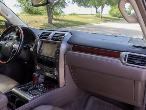 Used 2016 Lexus GX 460 w/ Premium Package AWD/4WD image 26