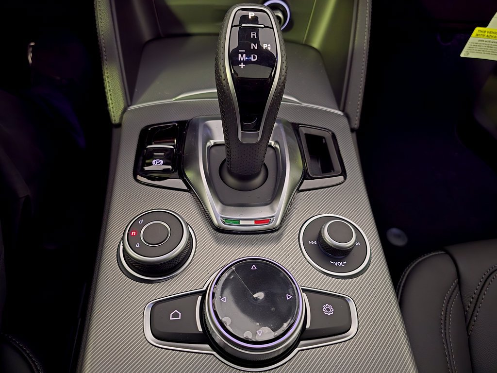 New 2025 Alfa Romeo Stelvio Sprint AWD/4WD image 16