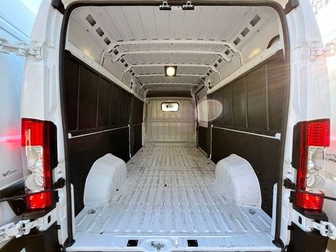 Used 2025 RAM ProMaster 3500 w/ Convenience Group FWD image 9