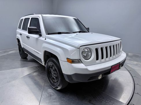 Used 2016 Jeep Patriot Sport image 3