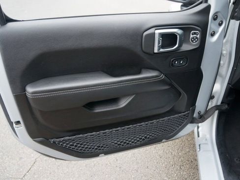 Used 2023 Jeep Wrangler Sahara image 13