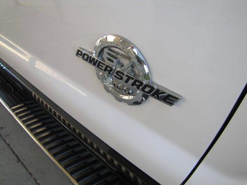 Used 2015 Ford F250 Lariat w/ Lariat Ultimate Package image 26