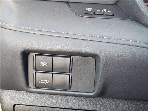 Used 2021 Toyota Highlander LE image 13