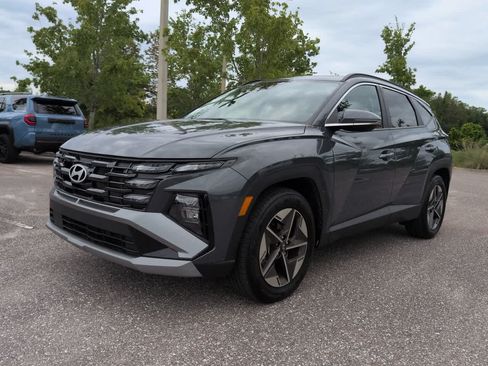 Used 2025 Hyundai Tucson SEL FWD image 2