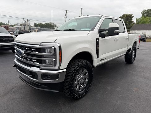 Used 2023 Ford F250 Lariat w/ Lariat Ultimate Package AWD/4WD image 4