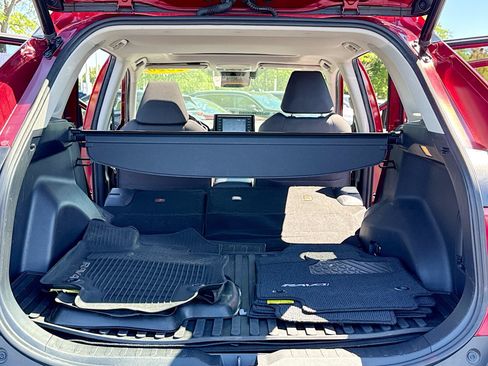 Used 2020 Toyota RAV4 XLE w/ Convenience Package AWD/4WD image 7