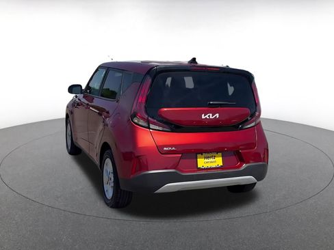 Used 2024 Kia Soul LX w/ Option Group 015 FWD image 11