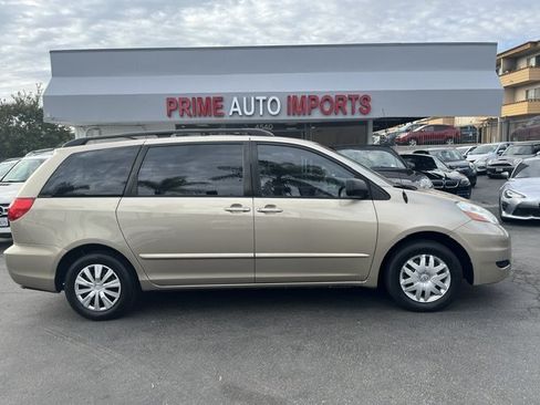 Used 2008 Toyota Sienna LE FWD image 1