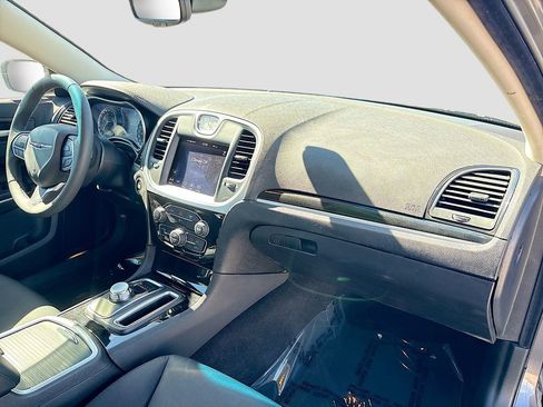 Used 2023 Chrysler 300 Touring w/ Sport Appearance Package image 26