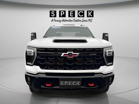 Used 2024 Chevrolet Silverado 2500 ZR2 w/ Technology Package AWD/4WD image 8