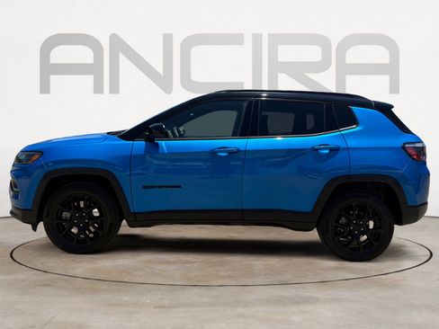 Used 2023 Jeep Compass Latitude AWD/4WD image 8