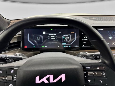 Used 2024 Kia EV9 Land image 10