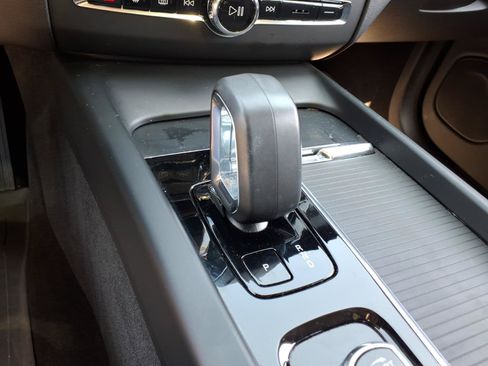 Used 2024 Volvo XC60 B5 Core w/ Protection Package Premier AWD/4WD image 13