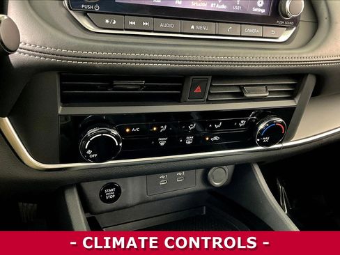 Used 2024 Nissan Rogue S image 14