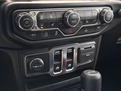 Certified 2022 Jeep Wrangler Sport AWD/4WD image 15