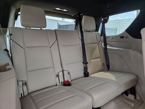 Certified 2024 Cadillac Escalade Premium Luxury AWD/4WD image 32