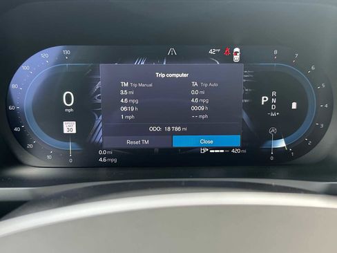 Certified 2025 Volvo XC90 B6 Plus image 26