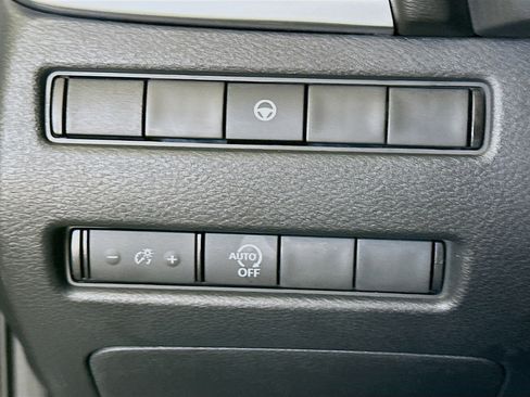 Used 2023 Nissan Rogue SV image 17